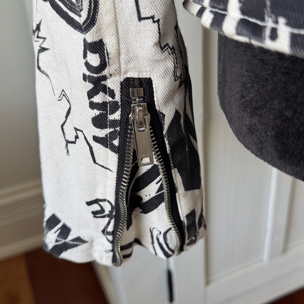 DKNY Graphic Black and White Jacket - Picture 4 of 7